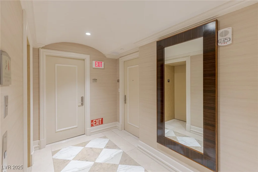 2777 Paradise, Las Vegas, NV 89109