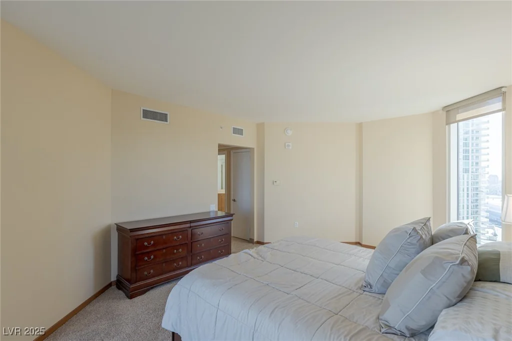 2777 Paradise, Las Vegas, NV 89109