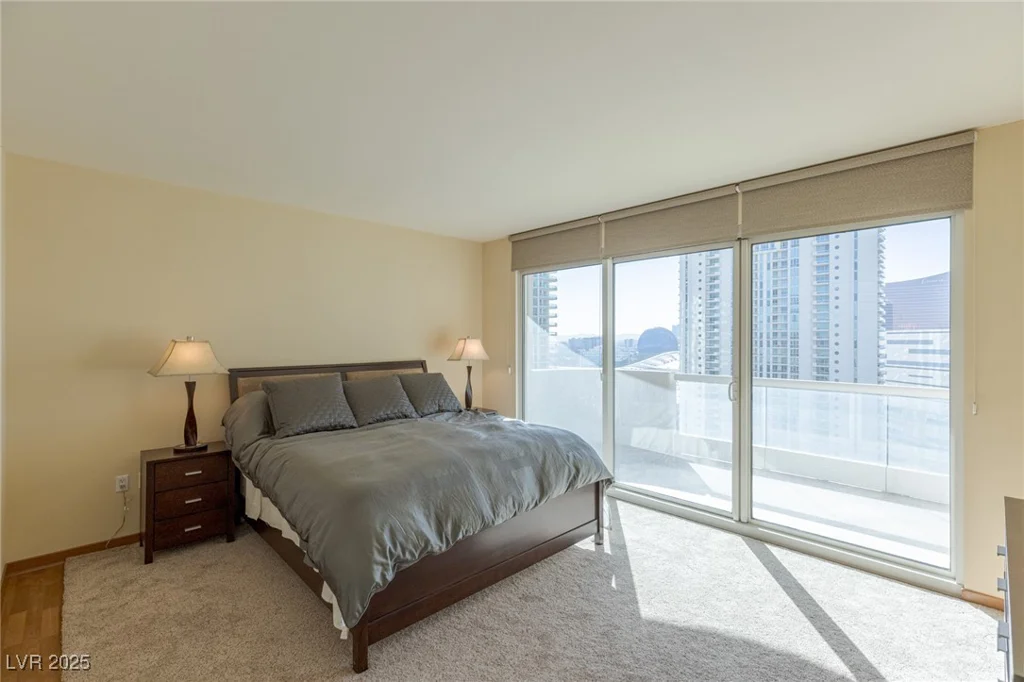 2777 Paradise, Las Vegas, NV 89109