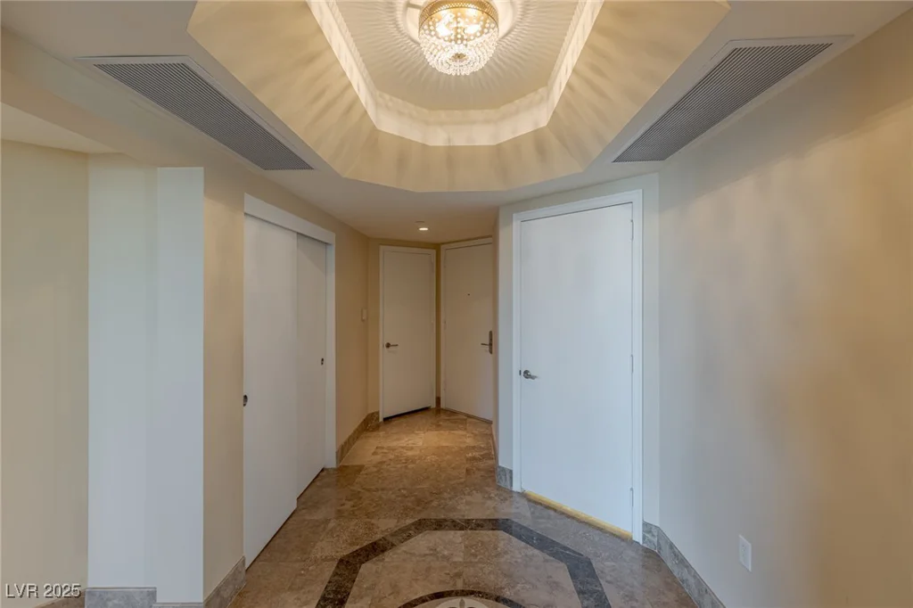 2777 Paradise, Las Vegas, NV 89109