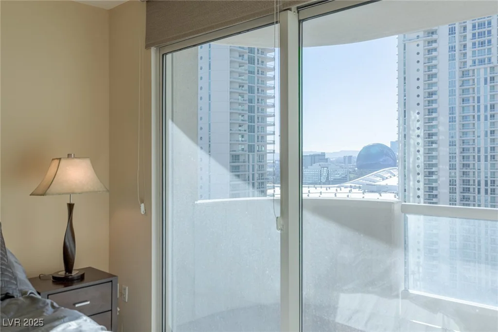 2777 Paradise, Las Vegas, NV 89109