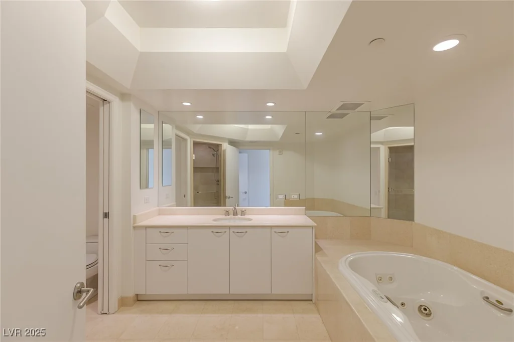 2777 Paradise, Las Vegas, NV 89109