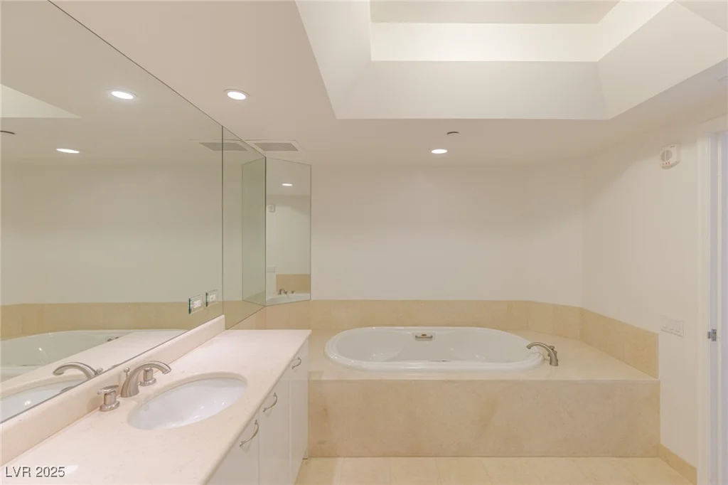 2777 Paradise, Las Vegas, NV 89109