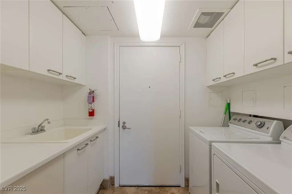 2777 Paradise, Las Vegas, NV 89109