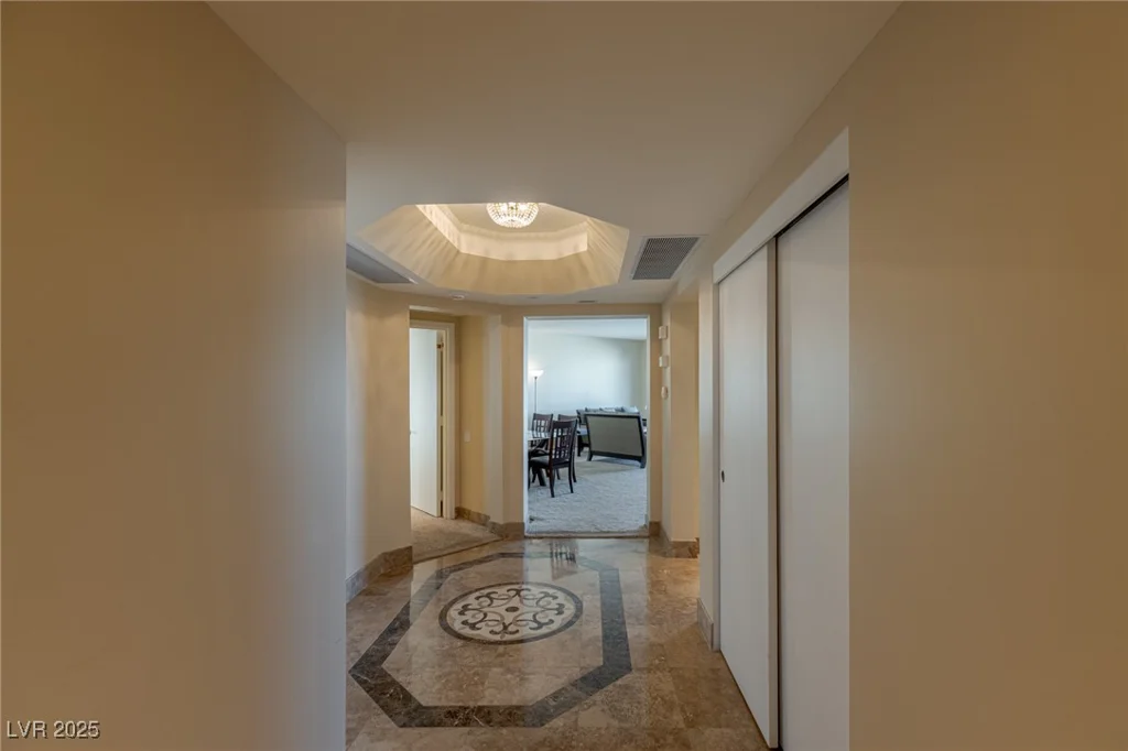 2777 Paradise, Las Vegas, NV 89109