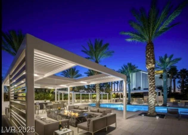 2777 Paradise, Las Vegas, NV 89109