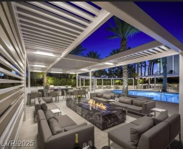 2777 Paradise, Las Vegas, NV 89109