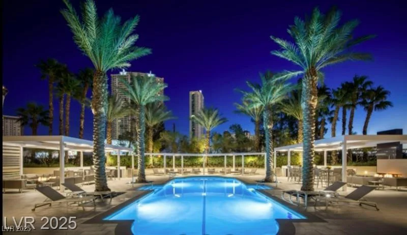 2777 Paradise, Las Vegas, NV 89109