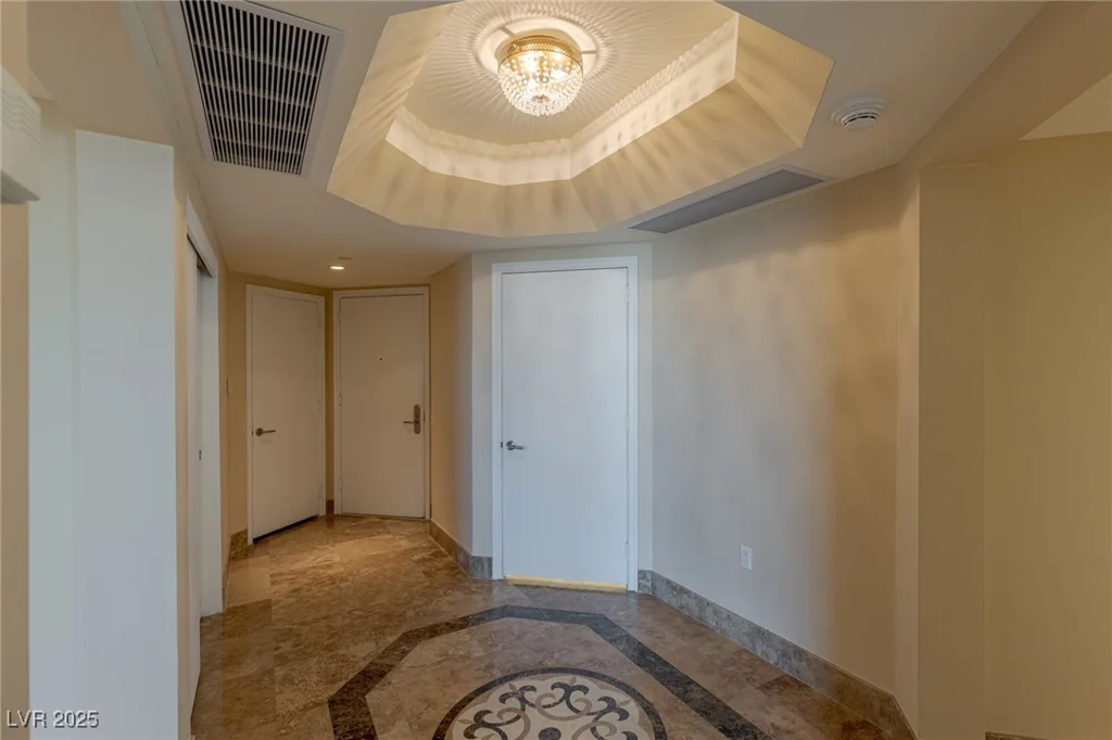 2777 Paradise, Las Vegas, NV 89109