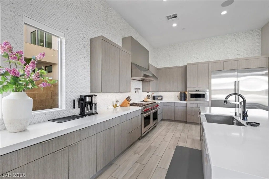 10631 Patina Hills, Las Vegas, NV 89135