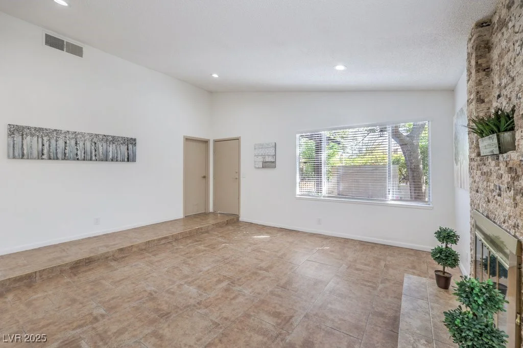 4745 Desert Vista, Las Vegas, NV 89121