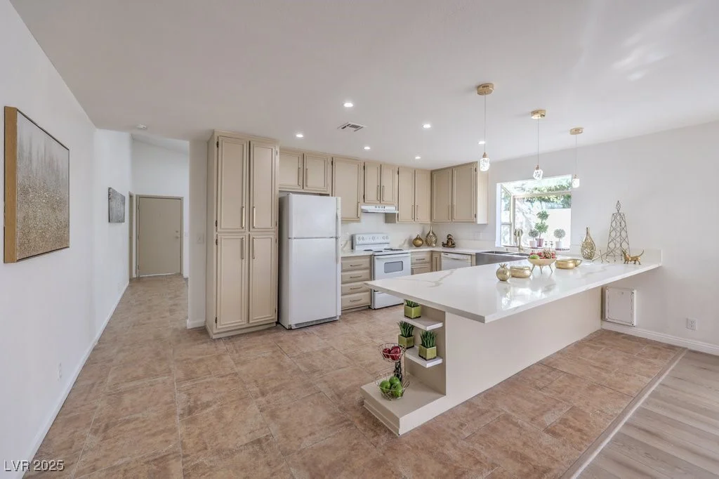 4745 Desert Vista, Las Vegas, NV 89121
