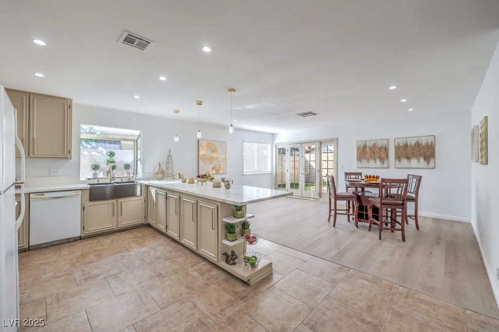 4745 Desert Vista, Las Vegas, NV 89121