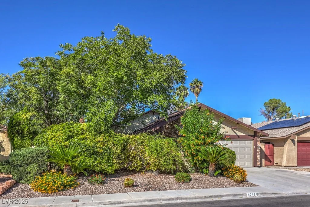4745 Desert Vista, Las Vegas, NV 89121