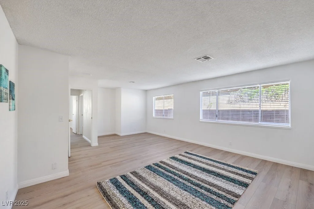 4745 Desert Vista, Las Vegas, NV 89121