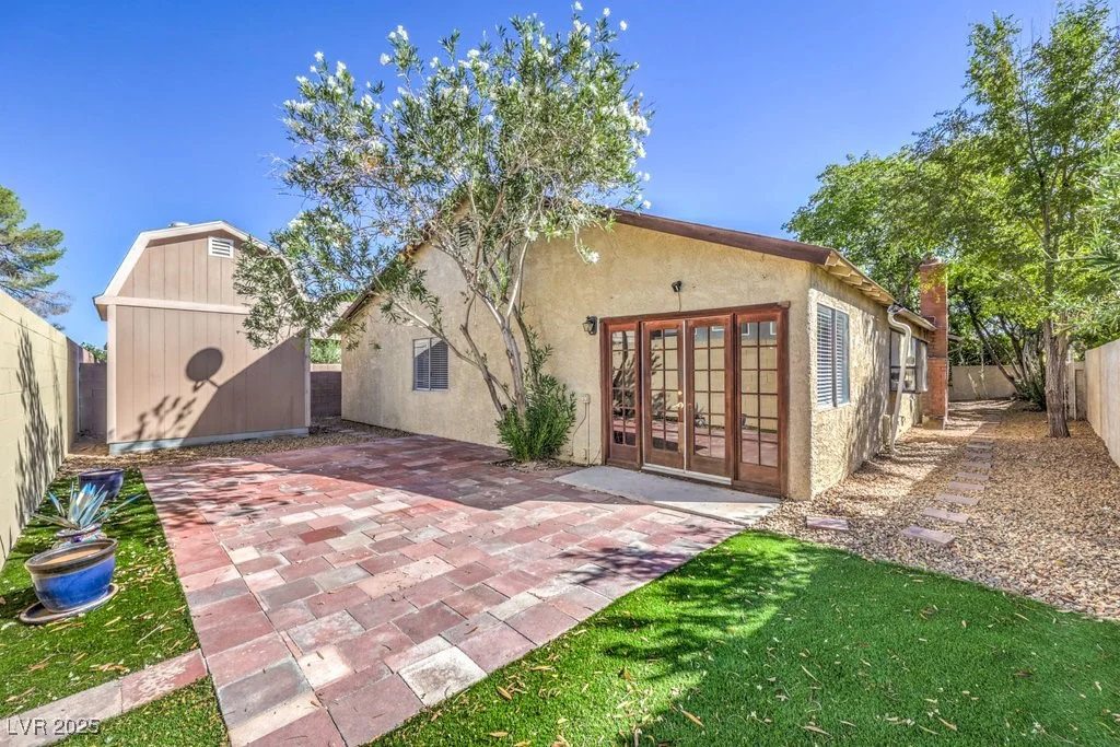 4745 Desert Vista, Las Vegas, NV 89121