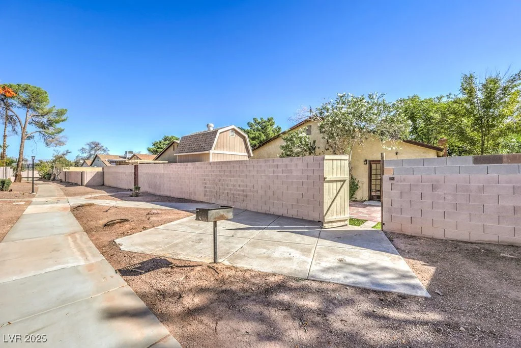 4745 Desert Vista, Las Vegas, NV 89121