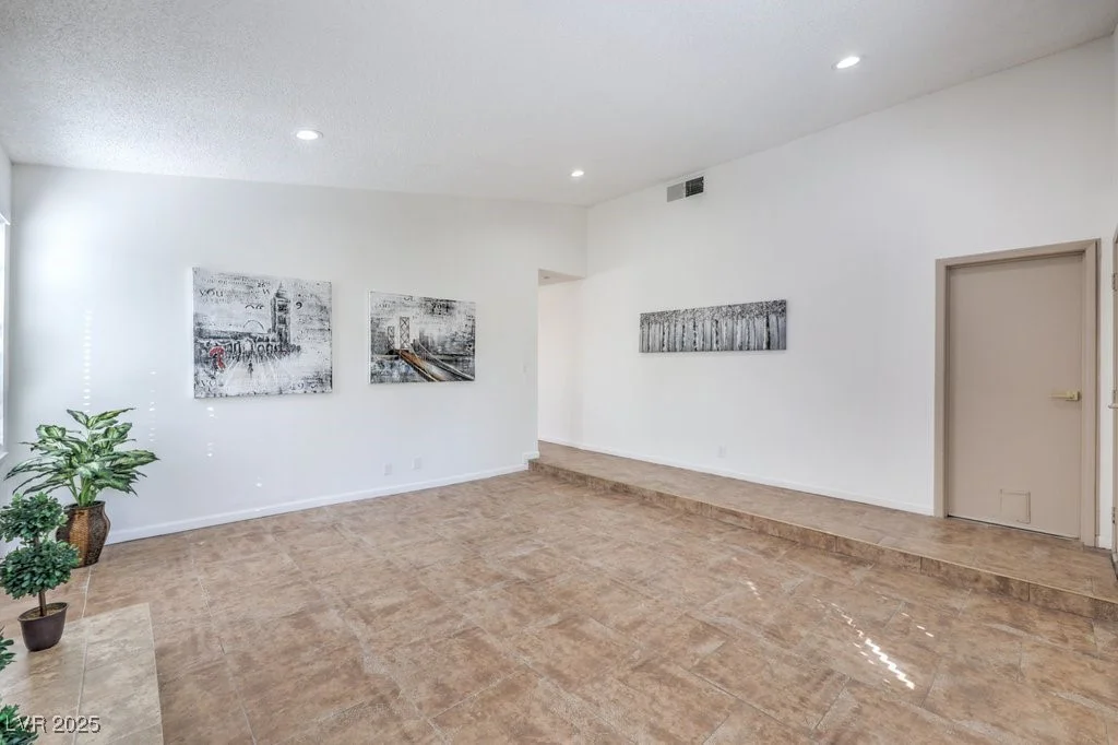4745 Desert Vista, Las Vegas, NV 89121
