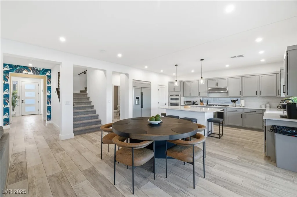 7110 Moss Hill, Las Vegas, NV 89113