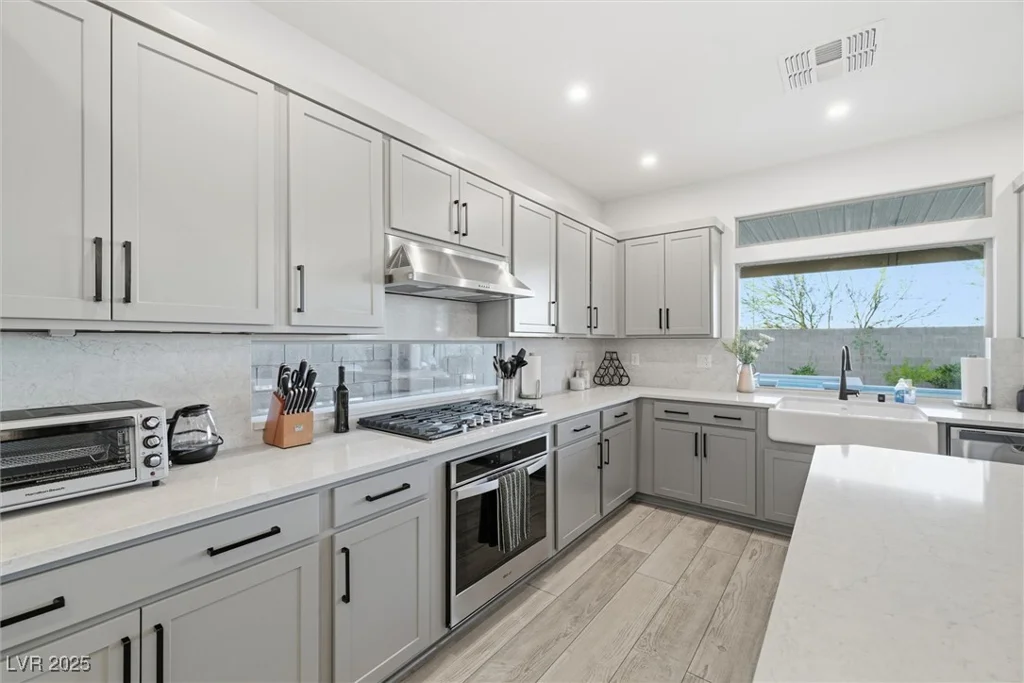 7110 Moss Hill, Las Vegas, NV 89113