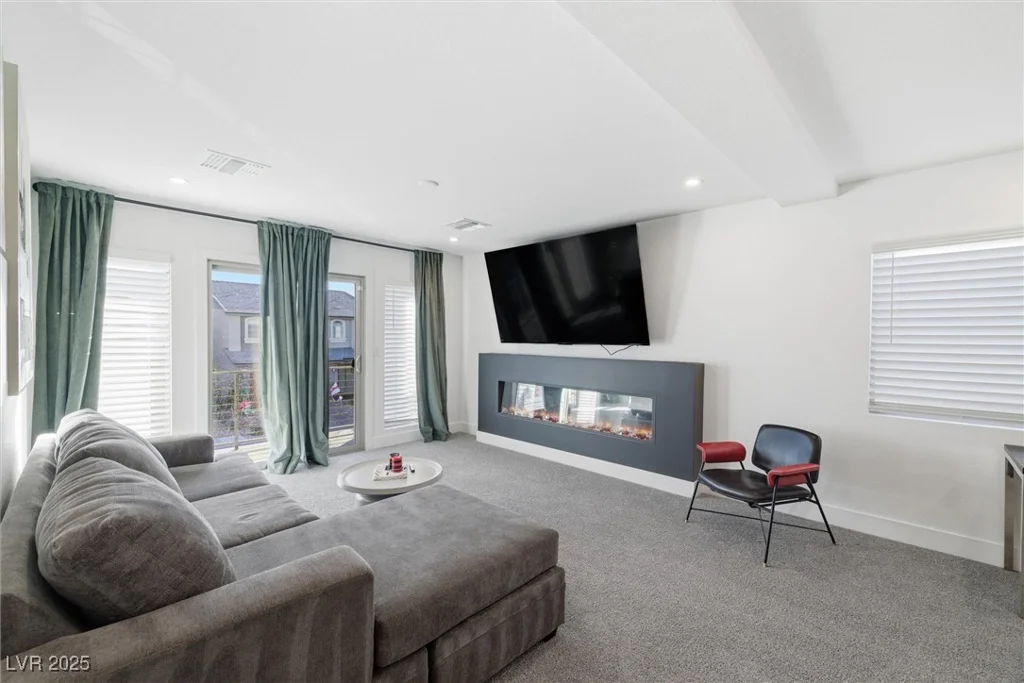 7110 Moss Hill, Las Vegas, NV 89113