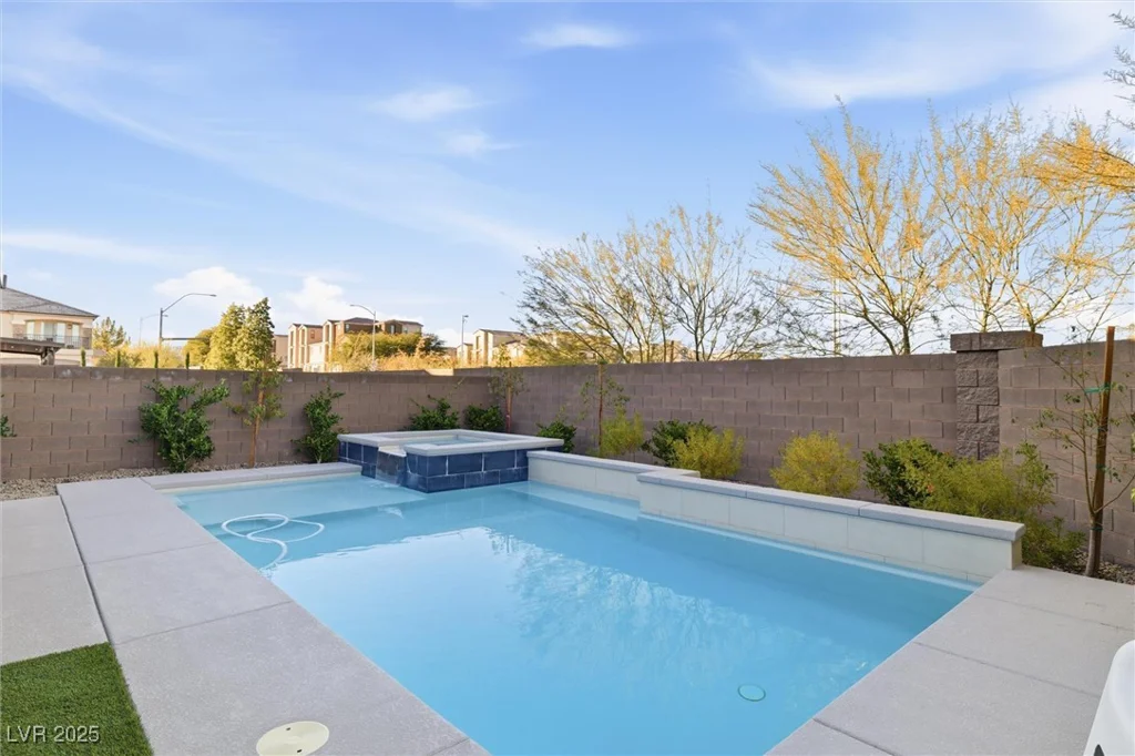 7110 Moss Hill, Las Vegas, NV 89113
