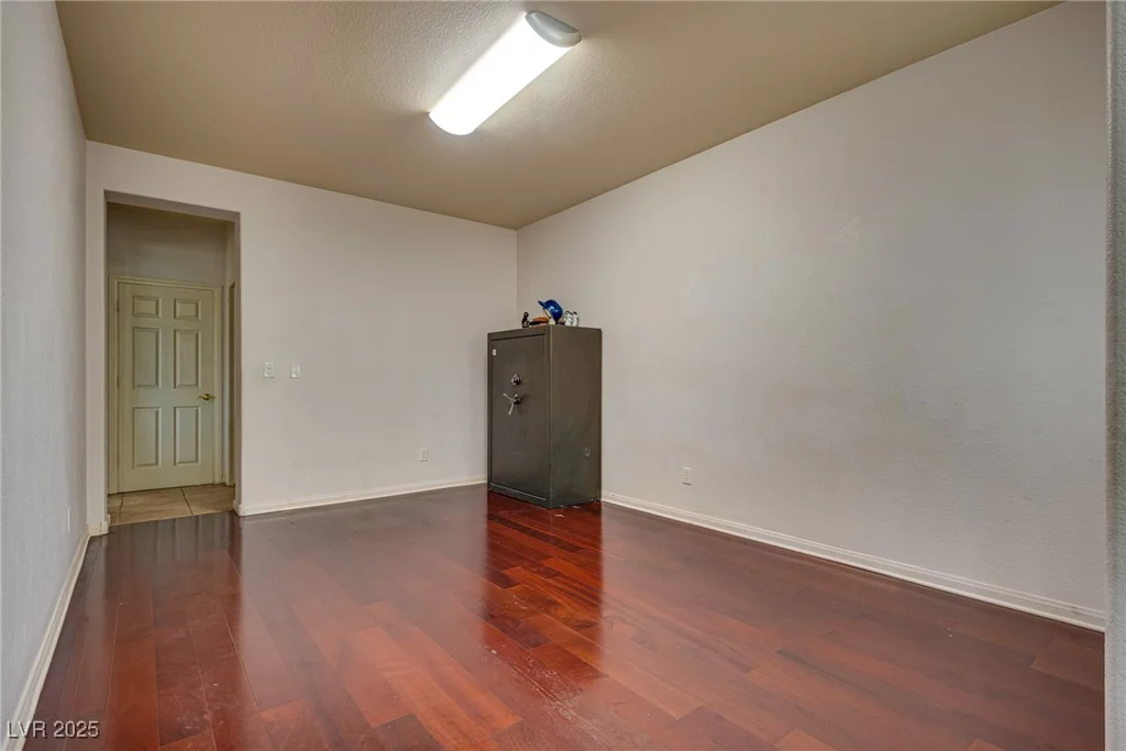 3716 Honey Crest, Las Vegas, NV 89135