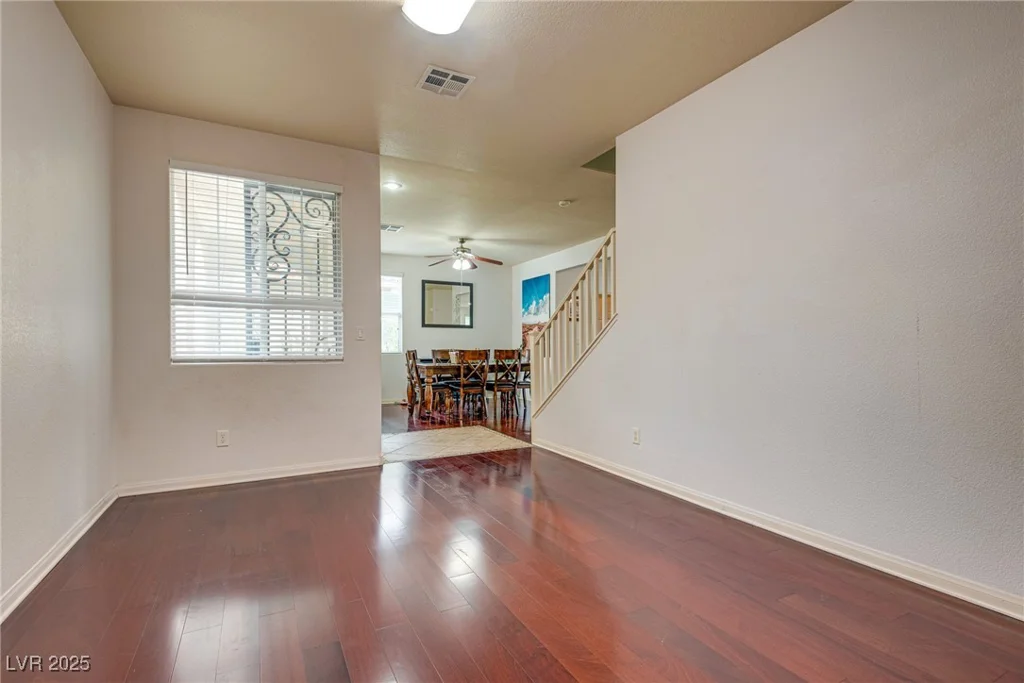 3716 Honey Crest, Las Vegas, NV 89135