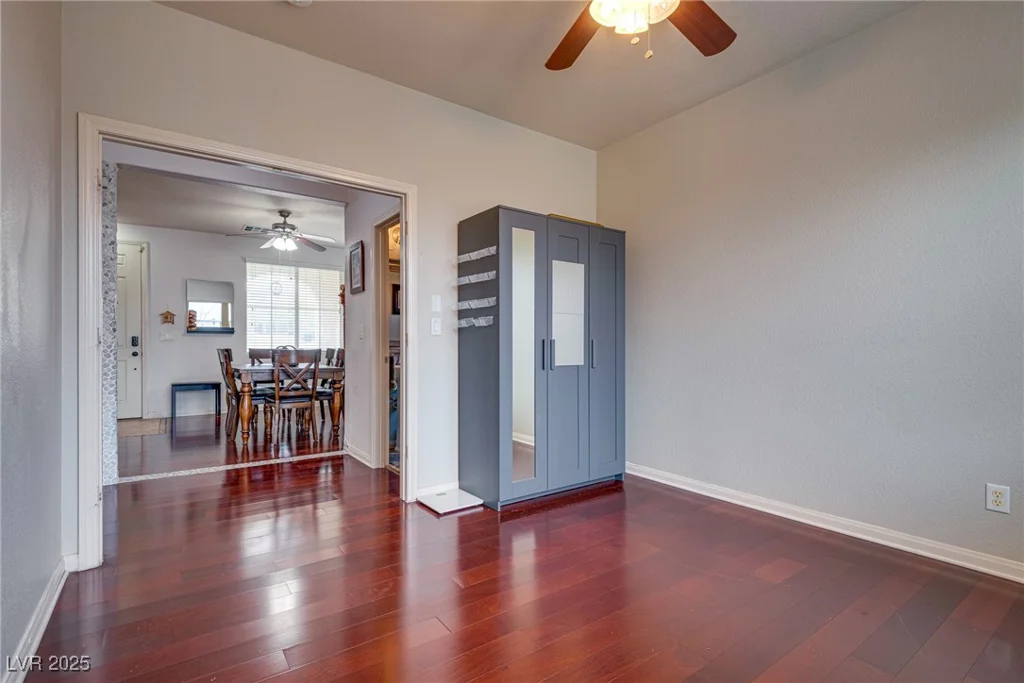 3716 Honey Crest, Las Vegas, NV 89135