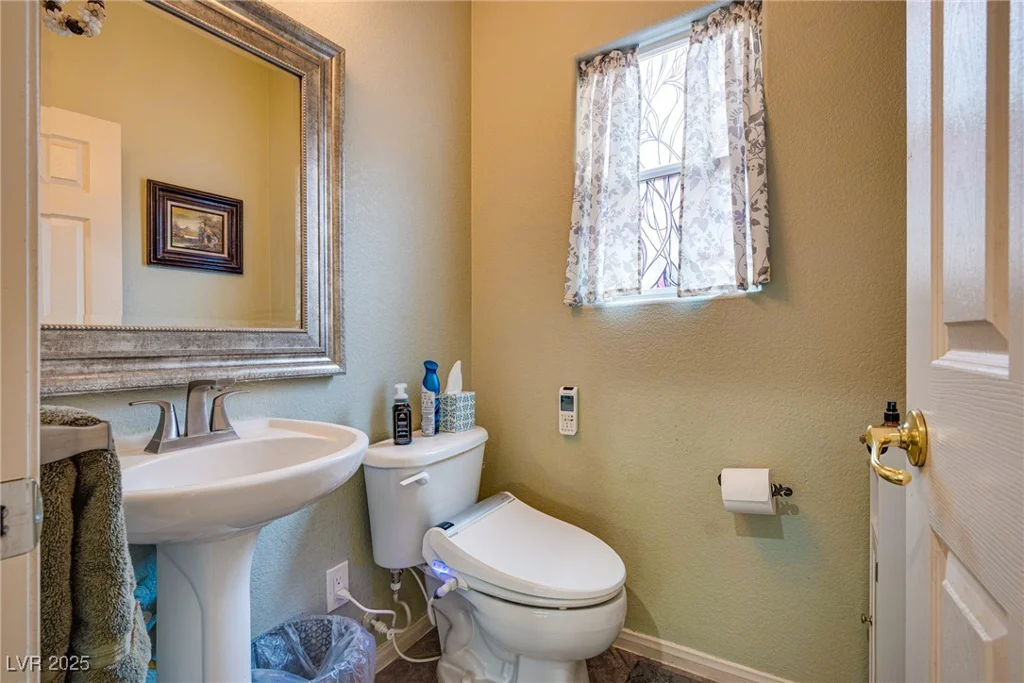 3716 Honey Crest, Las Vegas, NV 89135