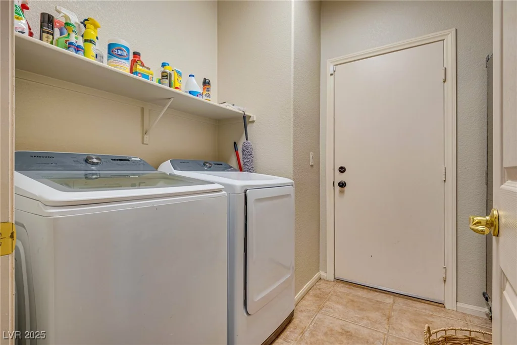 3716 Honey Crest, Las Vegas, NV 89135
