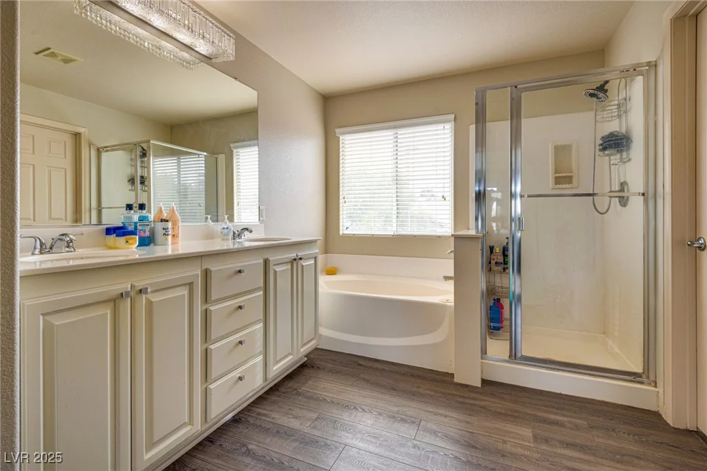 3716 Honey Crest, Las Vegas, NV 89135