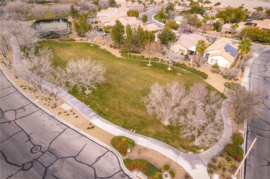 3716 Honey Crest, Las Vegas, NV 89135
