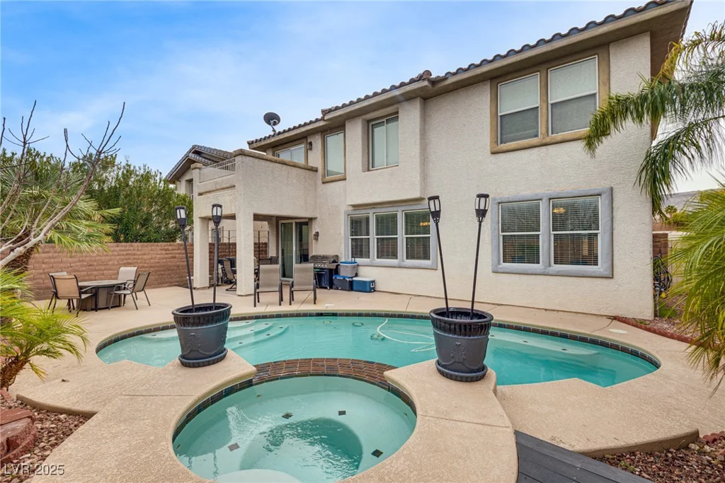 3716 Honey Crest, Las Vegas, NV 89135