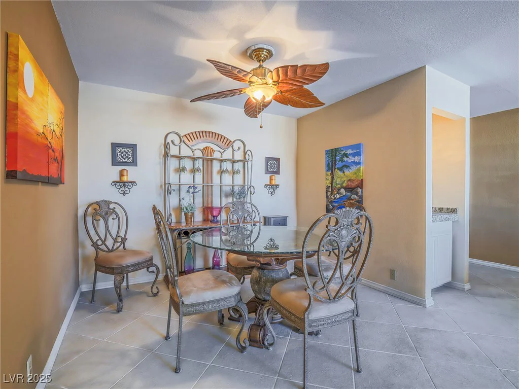 725 Royal Crest, Las Vegas, NV 89169