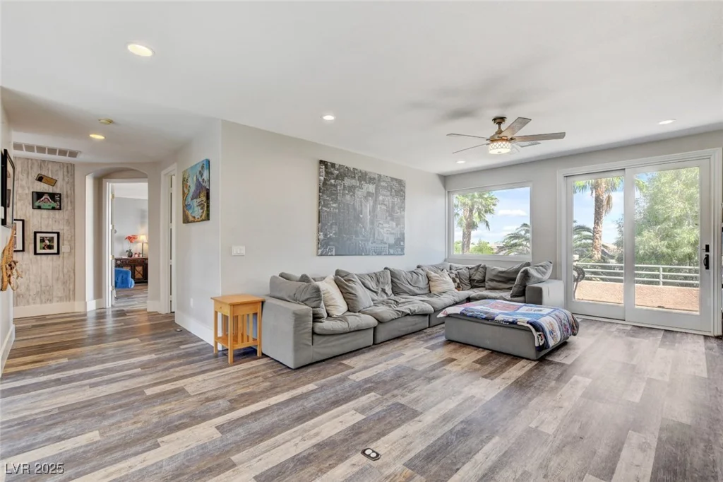 10960 Bethel Park, Las Vegas, NV 89141