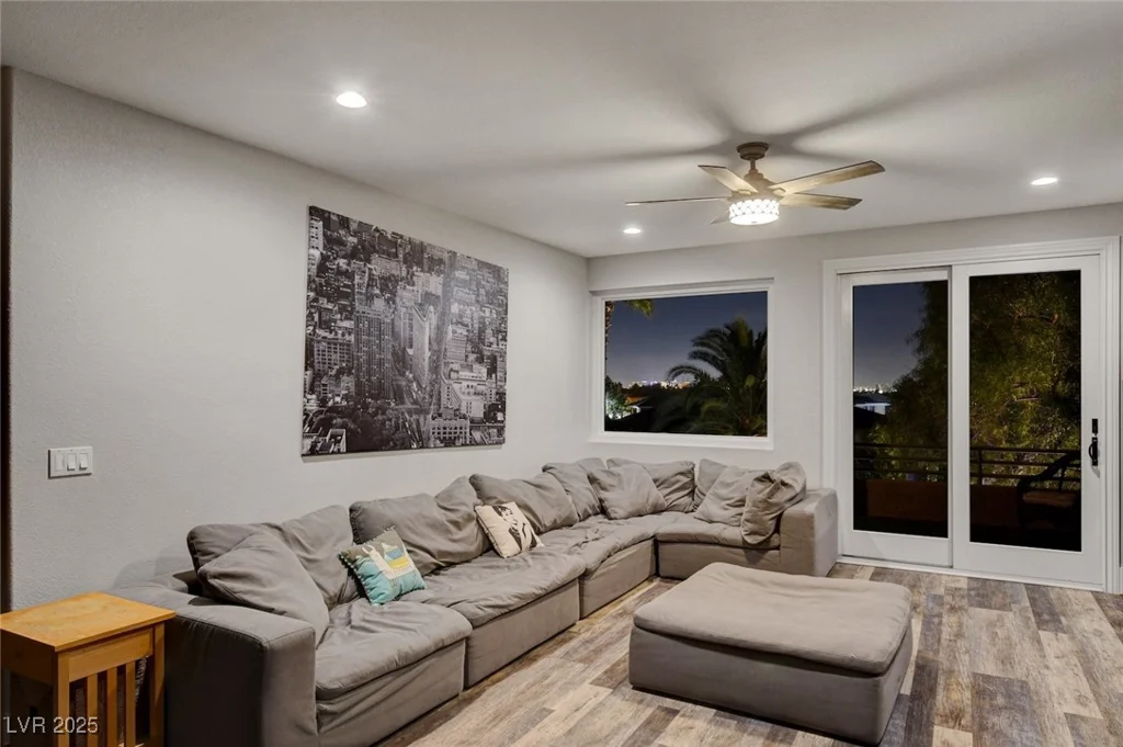10960 Bethel Park, Las Vegas, NV 89141