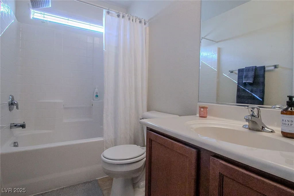 10111 Aspen Rose, Las Vegas, NV 89183
