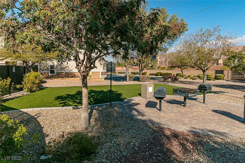 10111 Aspen Rose, Las Vegas, NV 89183