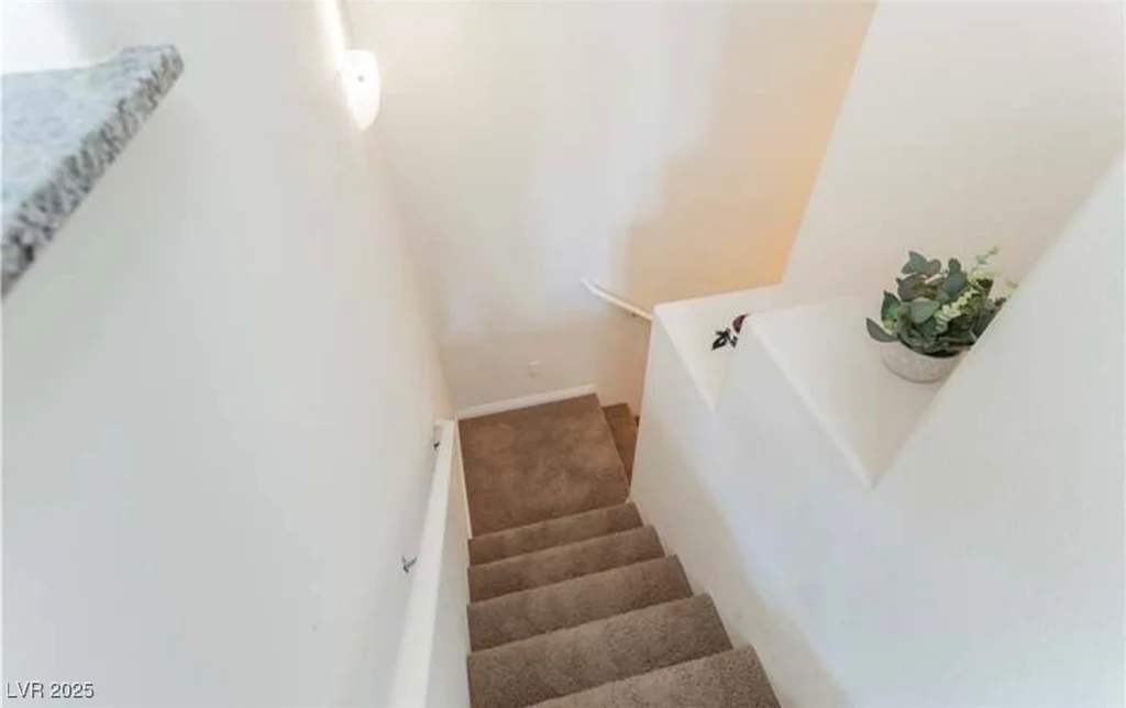 10111 Aspen Rose, Las Vegas, NV 89183