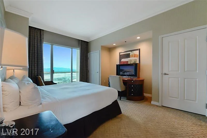 125 Harmon, Las Vegas, NV 89109
