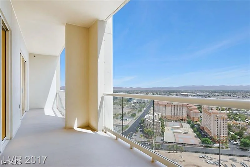 125 Harmon, Las Vegas, NV 89109