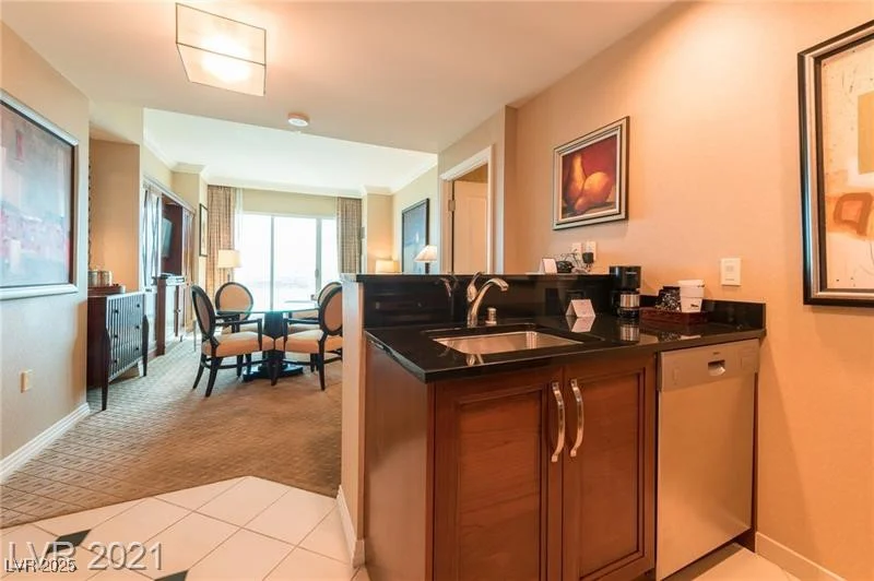 125 Harmon, Las Vegas, NV 89109