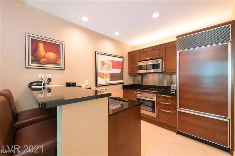 125 Harmon, Las Vegas, NV 89109