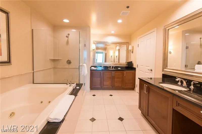 125 Harmon, Las Vegas, NV 89109