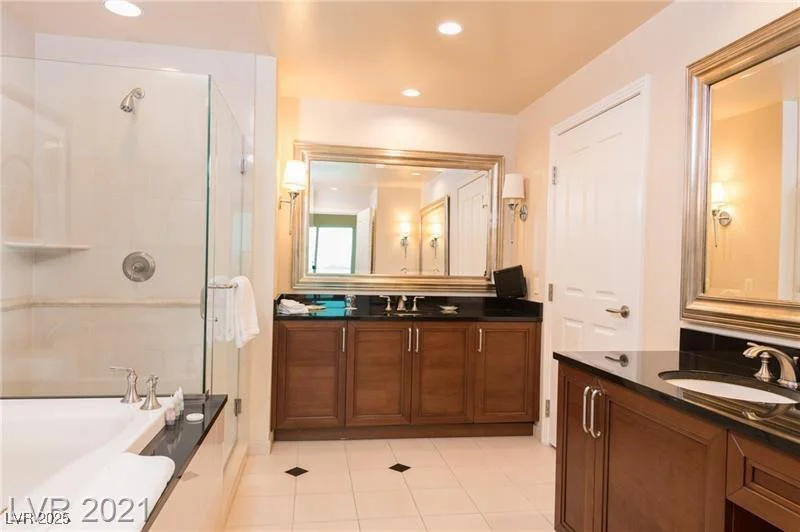 125 Harmon, Las Vegas, NV 89109