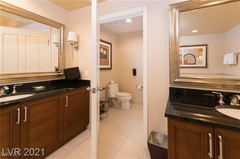 125 Harmon, Las Vegas, NV 89109