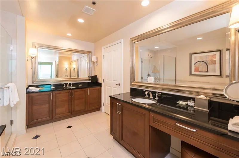 125 Harmon, Las Vegas, NV 89109