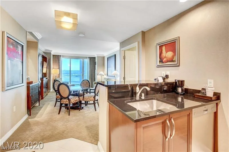 125 Harmon, Las Vegas, NV 89109
