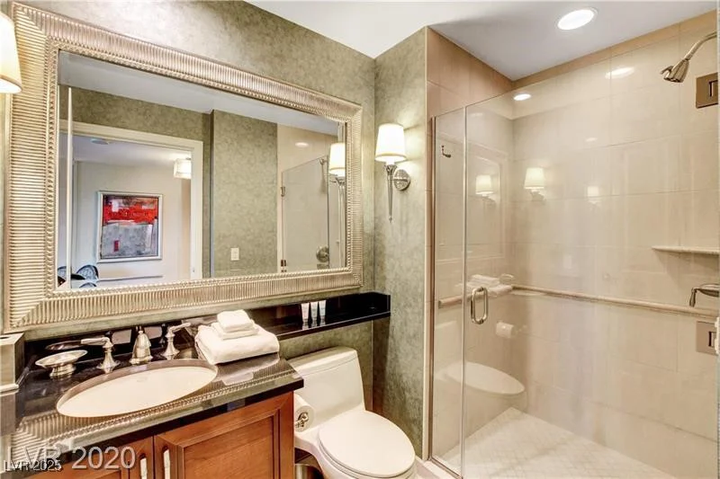 125 Harmon, Las Vegas, NV 89109